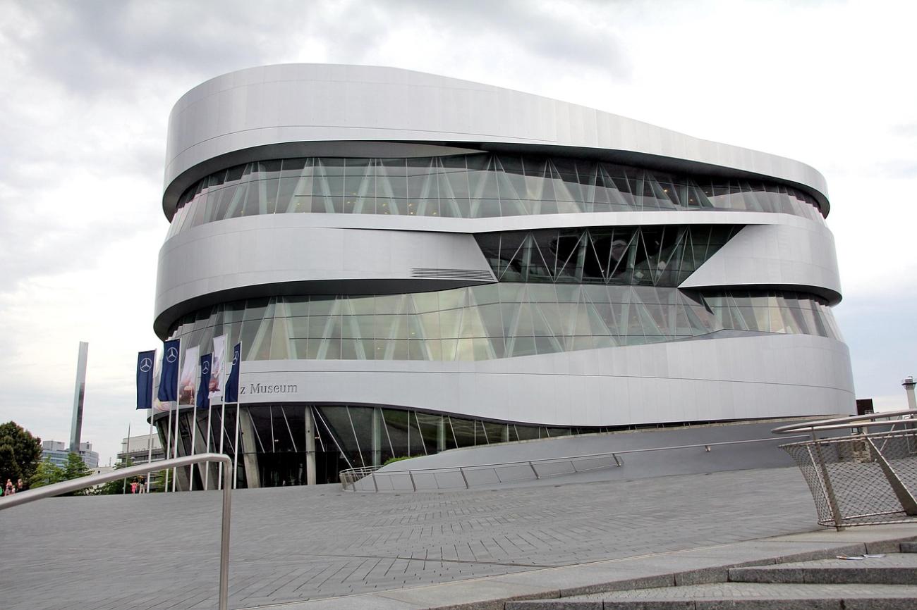 Mercedes-Benz vs. Porsche: Welches Museum passt zu welchem Reisetyp?