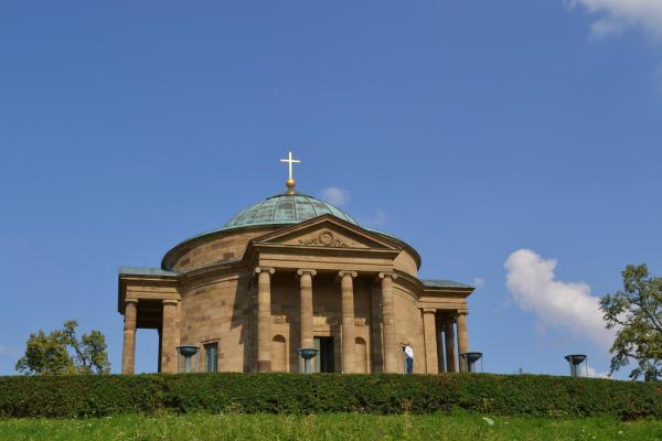 Die Grabkapelle auf dem Württemberg und der schönste Sonnenuntergang der Stadt