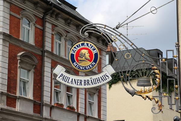 Jenseits vom Hofbräuhaus: 5 historische Brauhäuser, in die auch Einheimische gehen