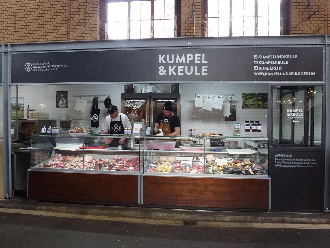Die Markthalle Neun am Donnerstagabend: Kreuzbergs kulinarischer Hexenkessel