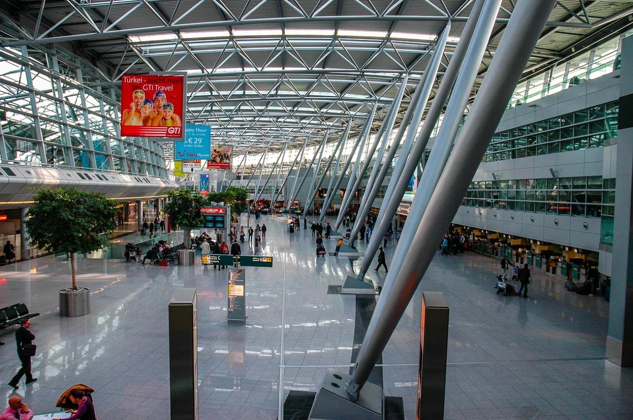 Vom Flughafen in die City: So kommst du schnell und günstig vom DUS ins Zentrum