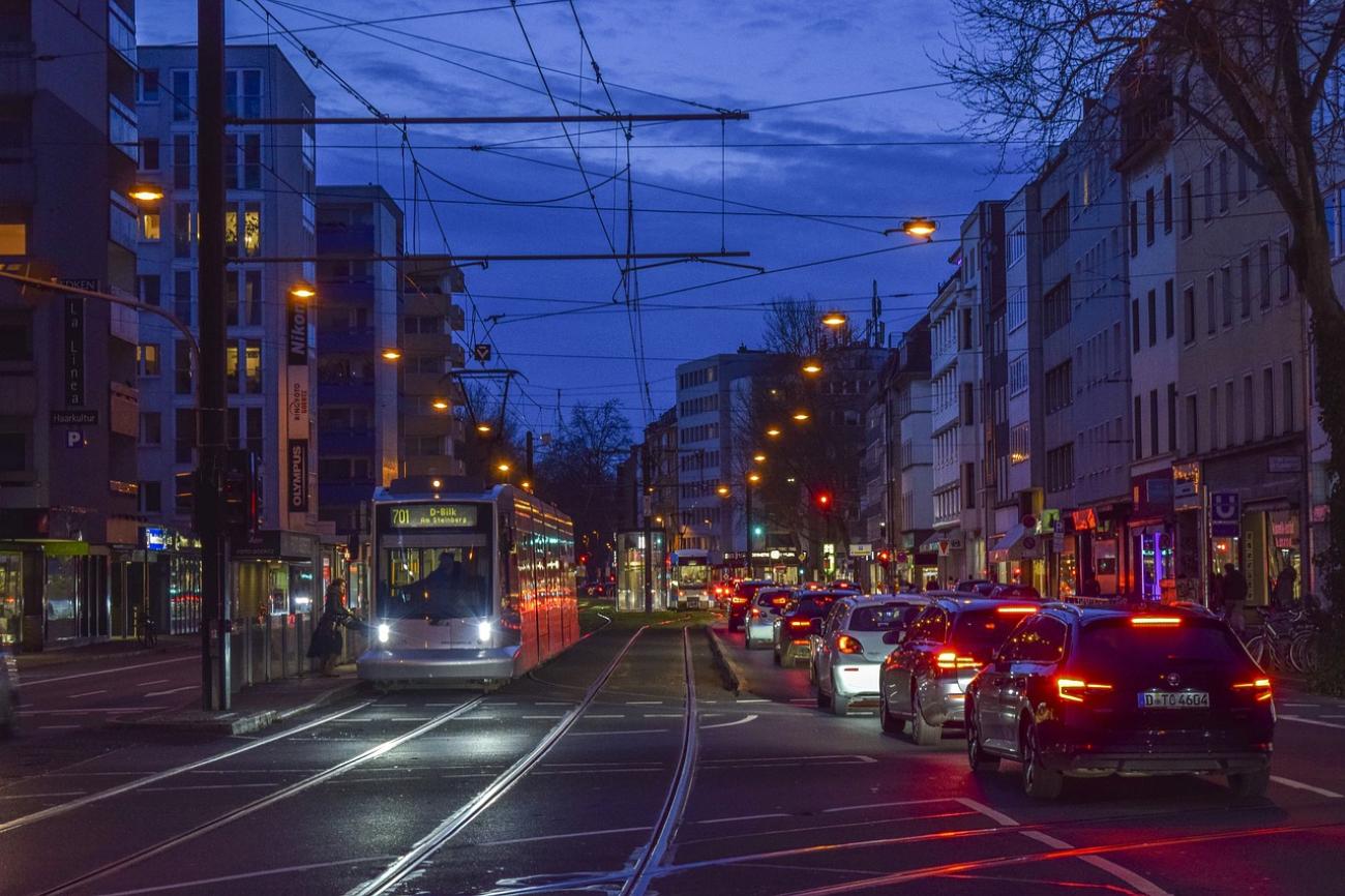 Öffis meistern: Ein Guide durch das Netz von Rheinbahn, S-Bahn und U-Bahn