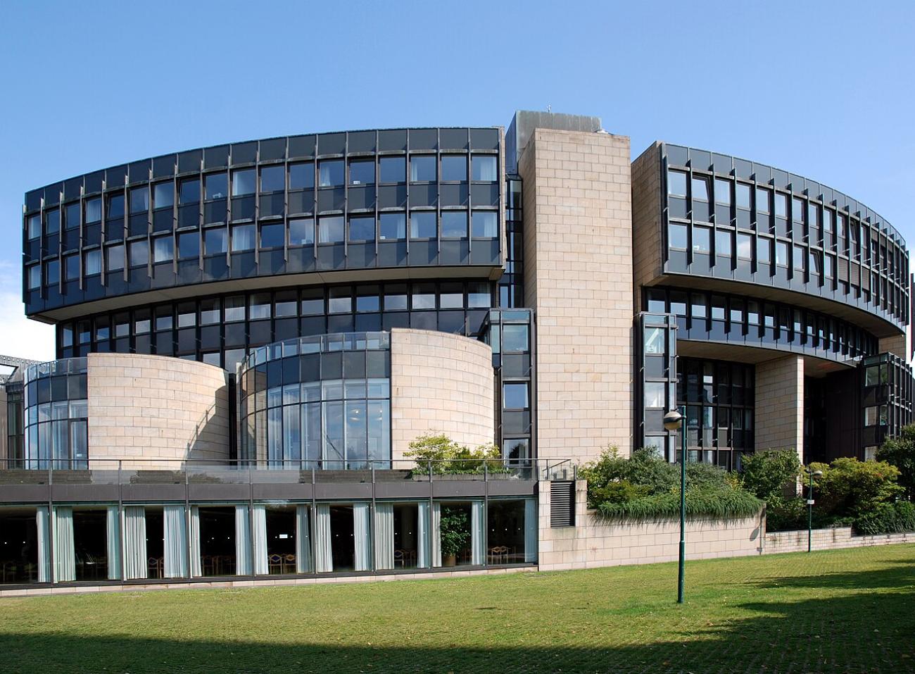 Der Landtag NRW: Warum der Landtag in Düsseldorf mehr als nur eine Glaskuppel ist
