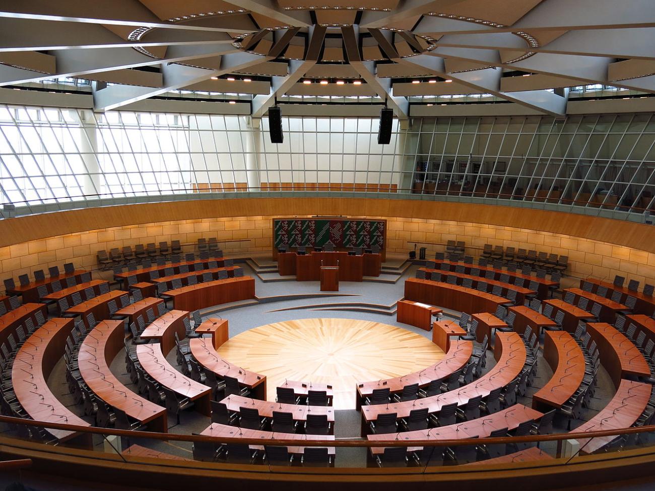 Der Landtag NRW: Warum der Landtag in Düsseldorf mehr als nur eine Glaskuppel ist