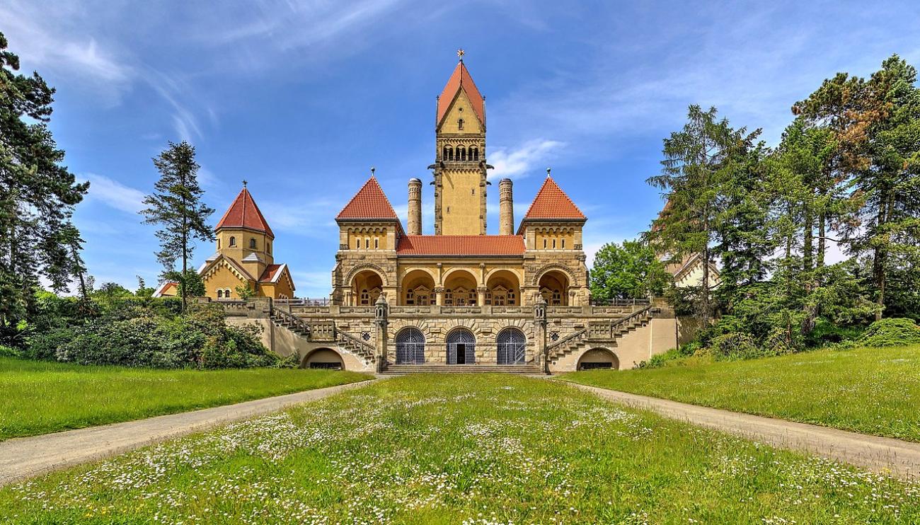 Südfriedhof: Gesamtkunstwerk aus Architektur, Skulptur und Parklandschaft