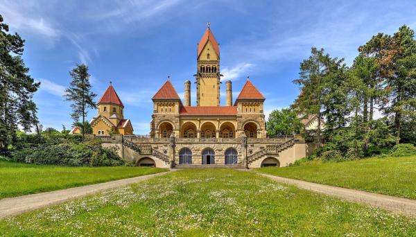 Südfriedhof: Gesamtkunstwerk aus Architektur, Skulptur und Parklandschaft