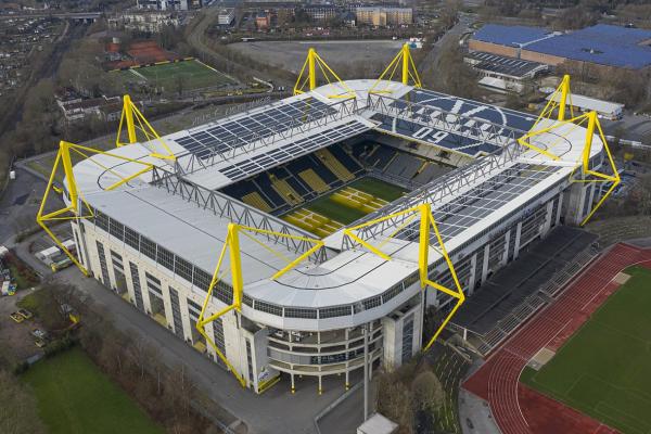 BVB-Stadiontour: Einmal durch den Spielertunnel und auf die Gelbe Wand