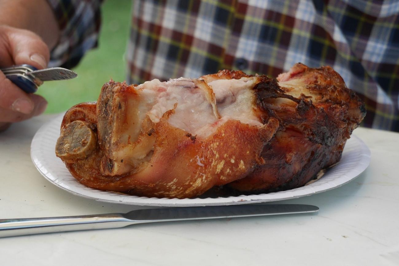 Haxn, Hendl & Steckerlfisch: Ein Fleisch-Wegweiser durch die bayerische Küche